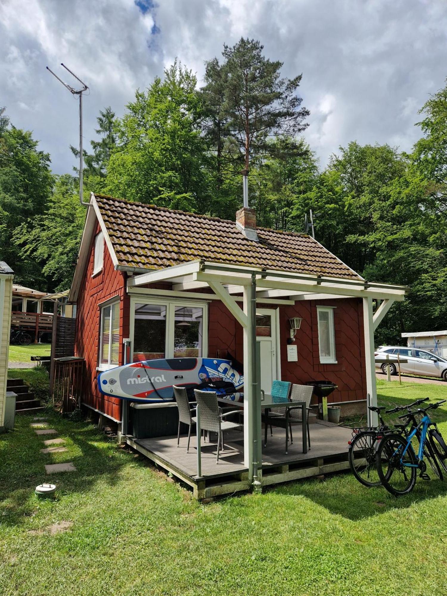 Ferienhaus Direkt Am Badesee Bungalow 11 Schoensee Urnshausen Exterior photo
